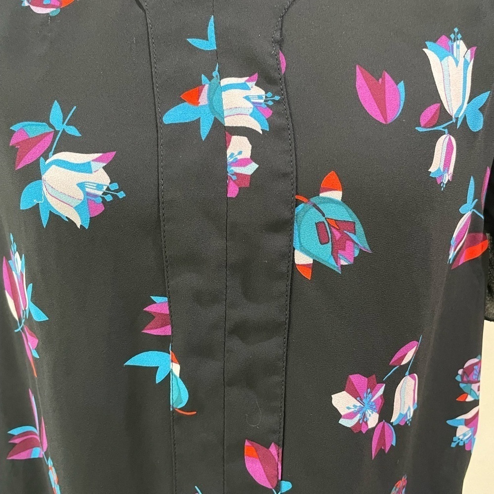 Philosophy by Republic Navy Floral Top Small - Picture 2 of 5